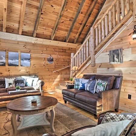 Gatlinburg Cabin With Loft And Game Room 1 Mi To Town מראה חיצוני תמונה