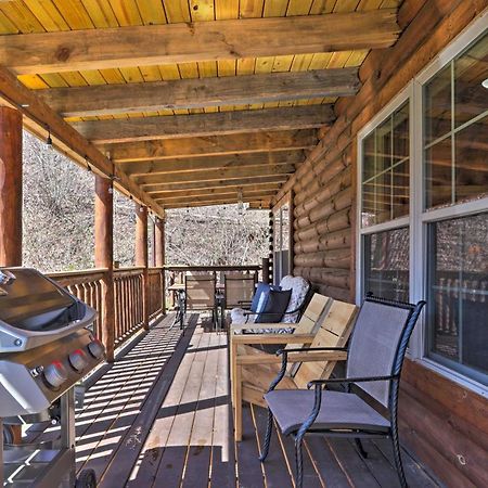Gatlinburg Cabin With Loft And Game Room 1 Mi To Town מראה חיצוני תמונה