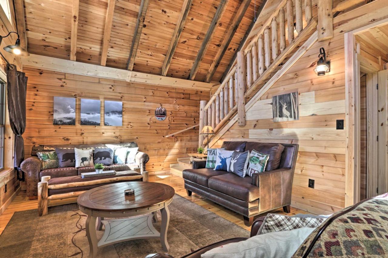 Gatlinburg Cabin With Loft And Game Room 1 Mi To Town מראה חיצוני תמונה