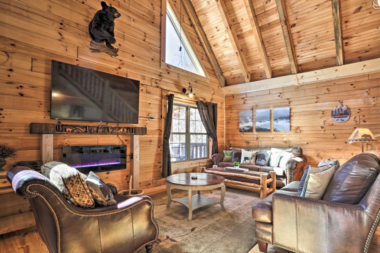 Gatlinburg Cabin With Loft And Game Room 1 Mi To Town מראה חיצוני תמונה