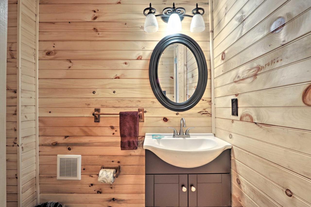 Gatlinburg Cabin With Loft And Game Room 1 Mi To Town מראה חיצוני תמונה
