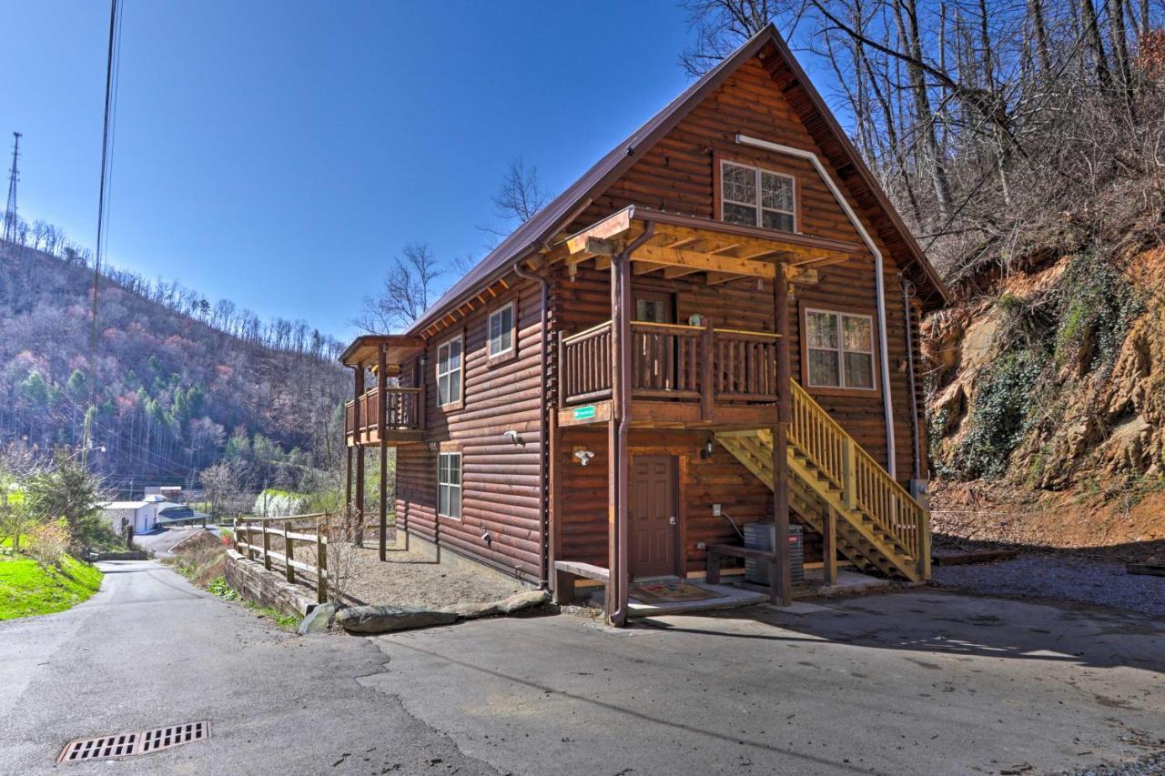 Gatlinburg Cabin With Loft And Game Room 1 Mi To Town מראה חיצוני תמונה